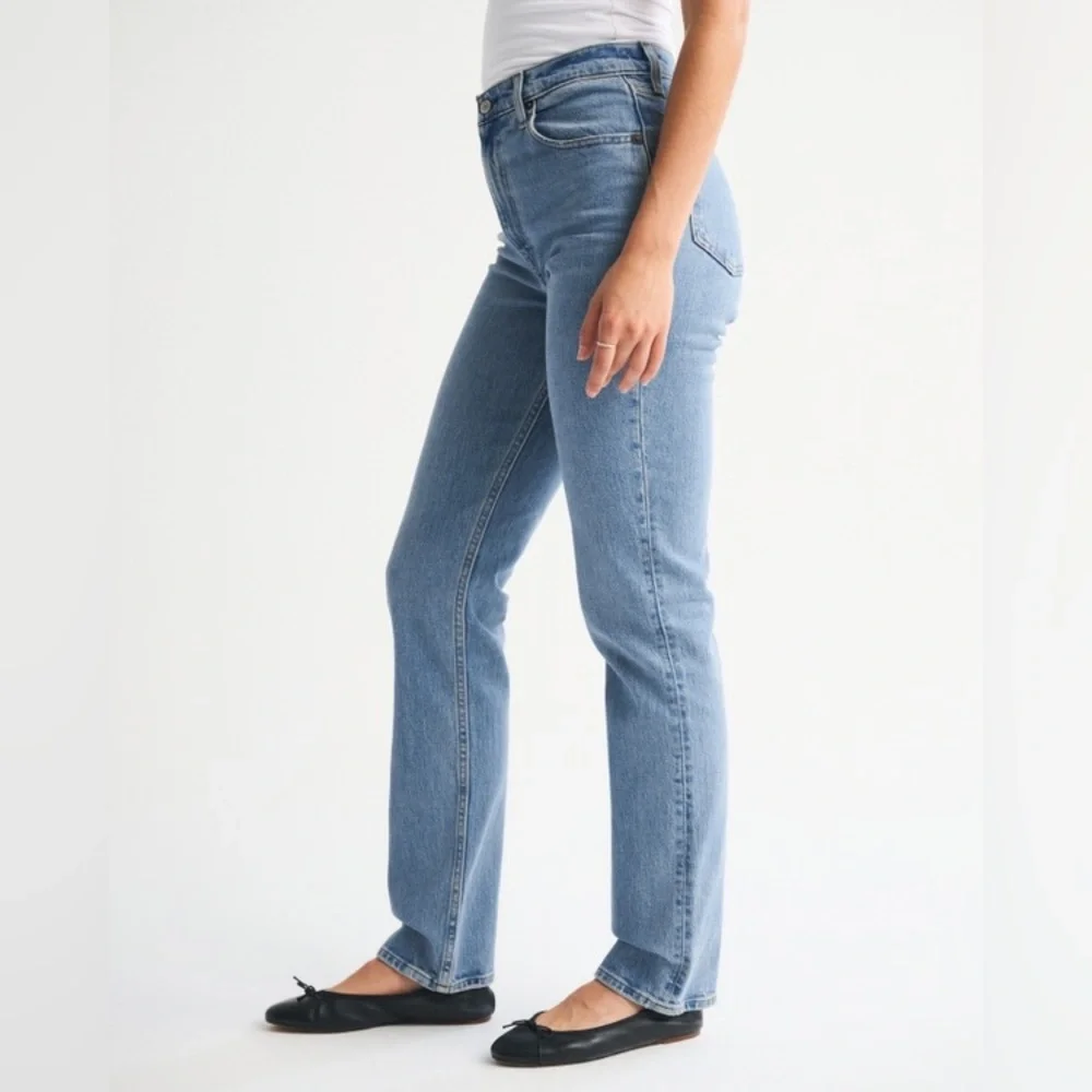 Abercrombie & Fitch 90’s High Rise Straight  Leg Jeans - Picture 2 of 8